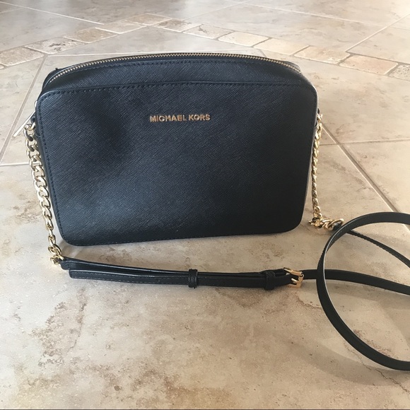 Michael Kors Handbags - Michael Kors Jet Set Large Saffiano Crossbody Bag